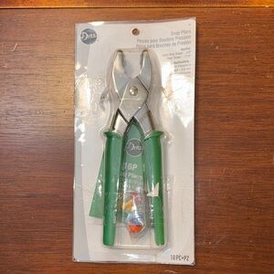 Dritz Snap Pliers Kit to apply fasteners to sewing/repair projects